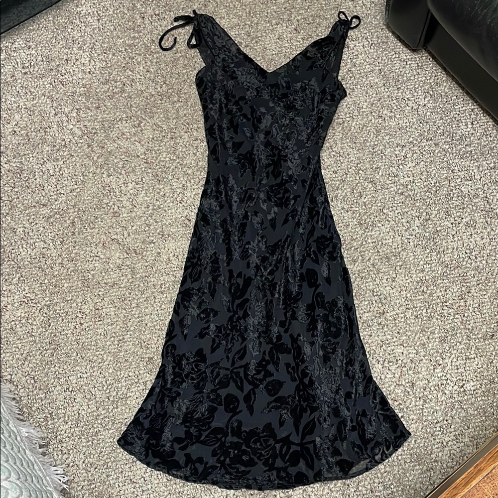 Lapis Black velvet Floral embossed tie top sleeve Dress